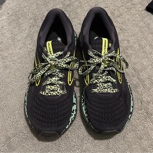 Brooks women’s size 9.5
